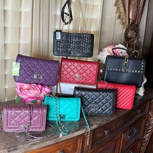 $800 RESELLER  8  BADGLEY MISCHKA BAG CROSSBODY BAG